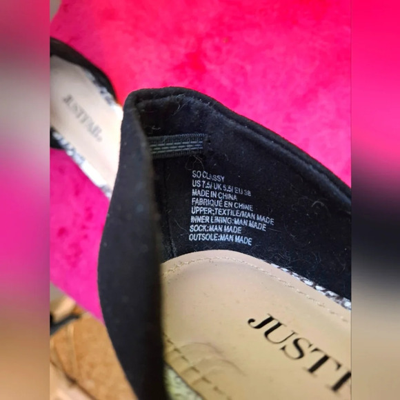 Snake print flats, size  7.5 us, Justfab "so classy" - Picture 3 of 3